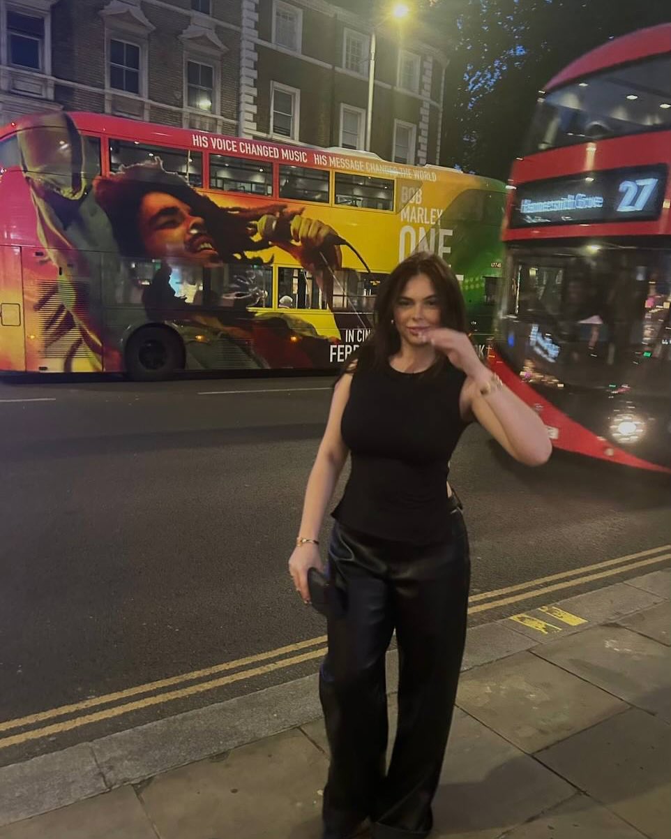 Фреймут показала старшу доньку на рідкісних архівних фото: як вона виглядала в дитинстві та зараз