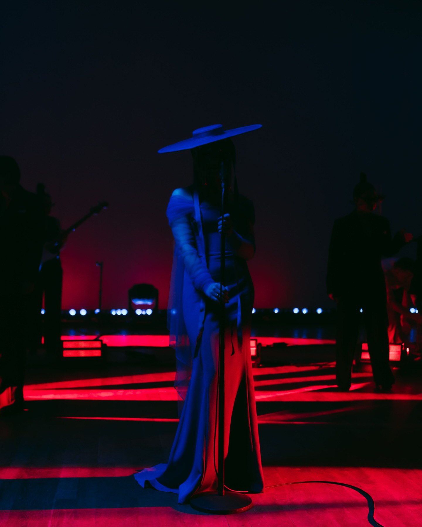 У загадочной певицы Klavdia Petrivna "поїхав дах". Слушайте ее первый альбом