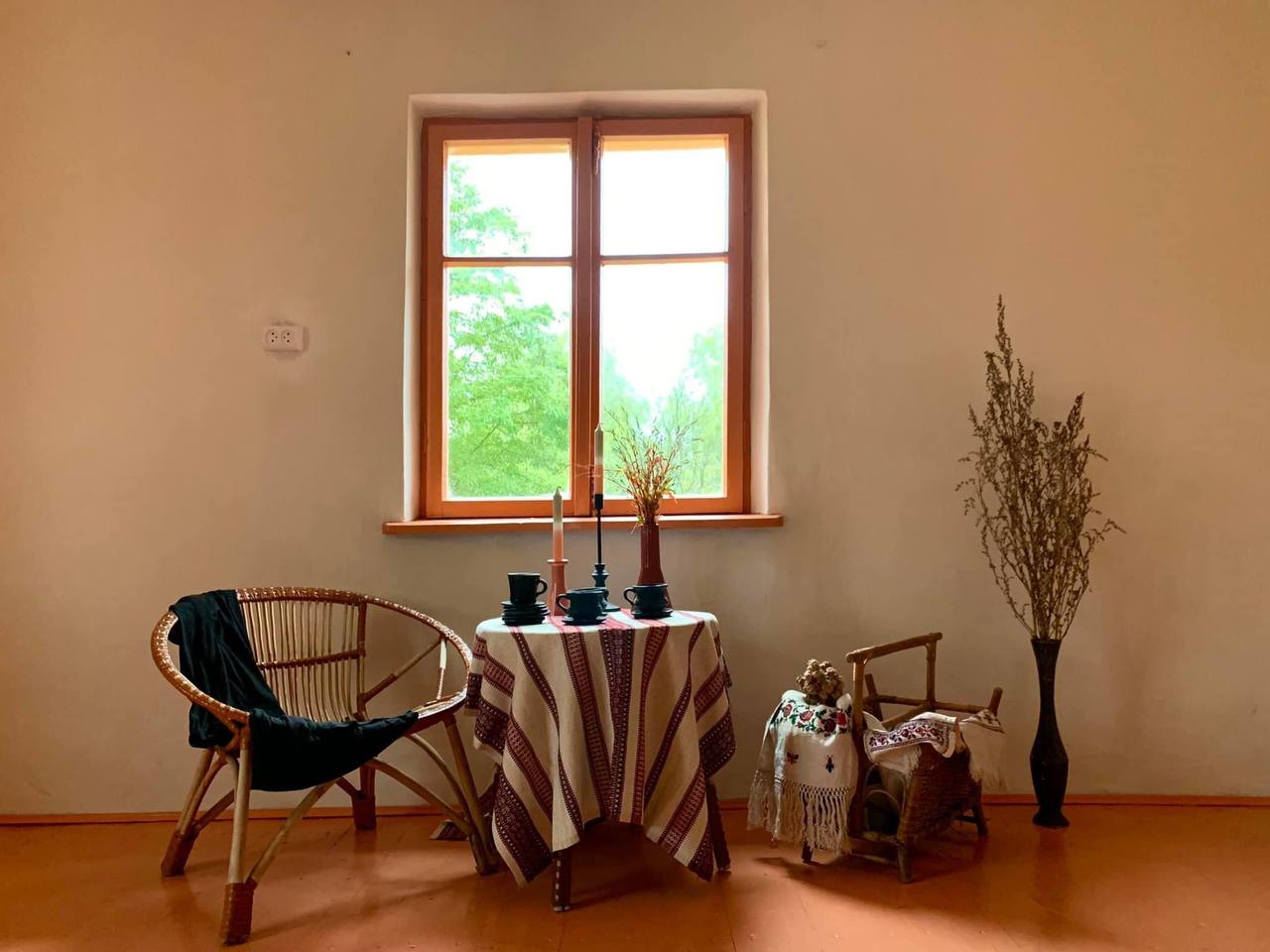 В Украине ремонтируют старые дома и выставляют их на продажу: как это выглядит (фото)