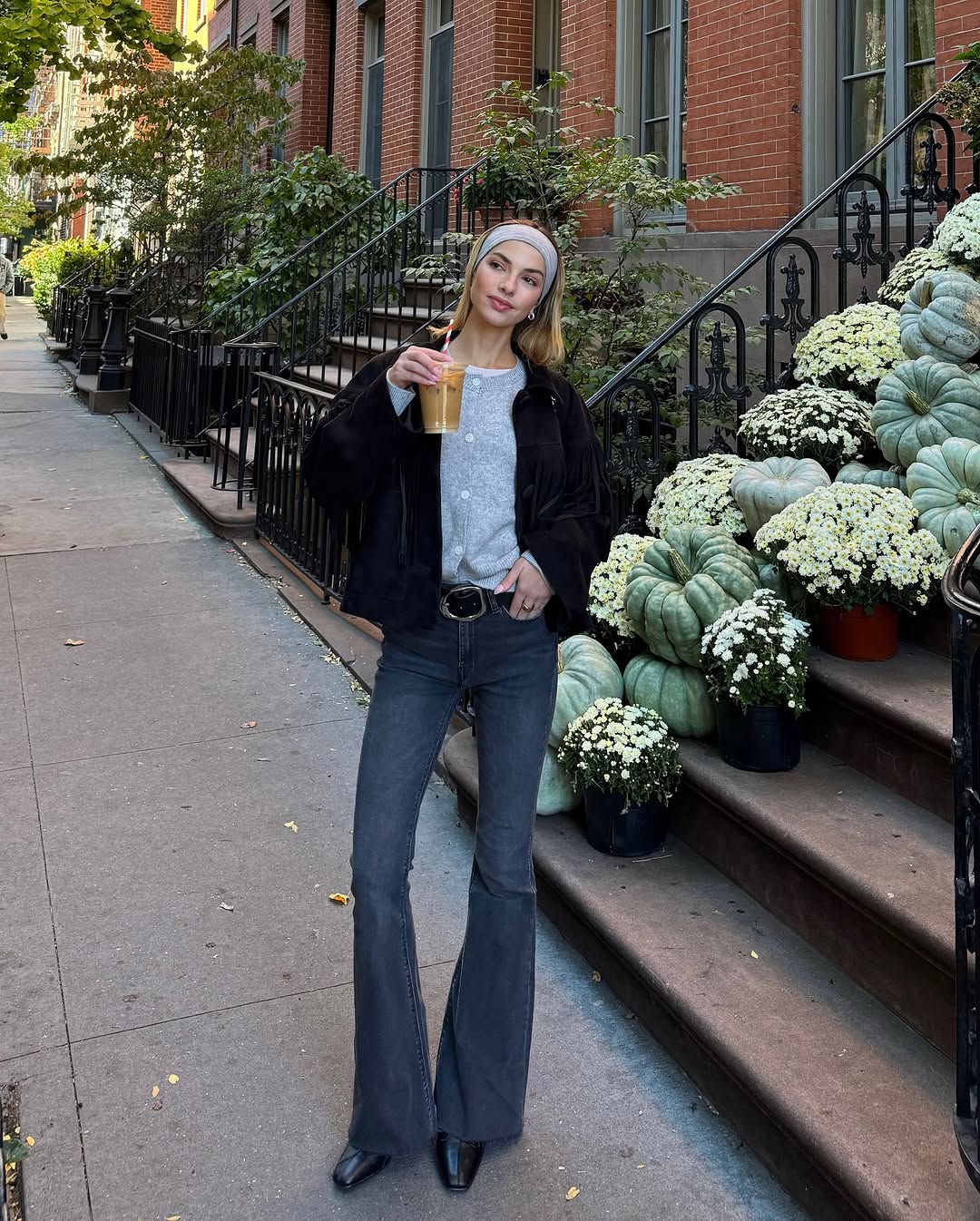 Как выглядит ретро-фасон джинсов, который вновь стал популярным среди модниц