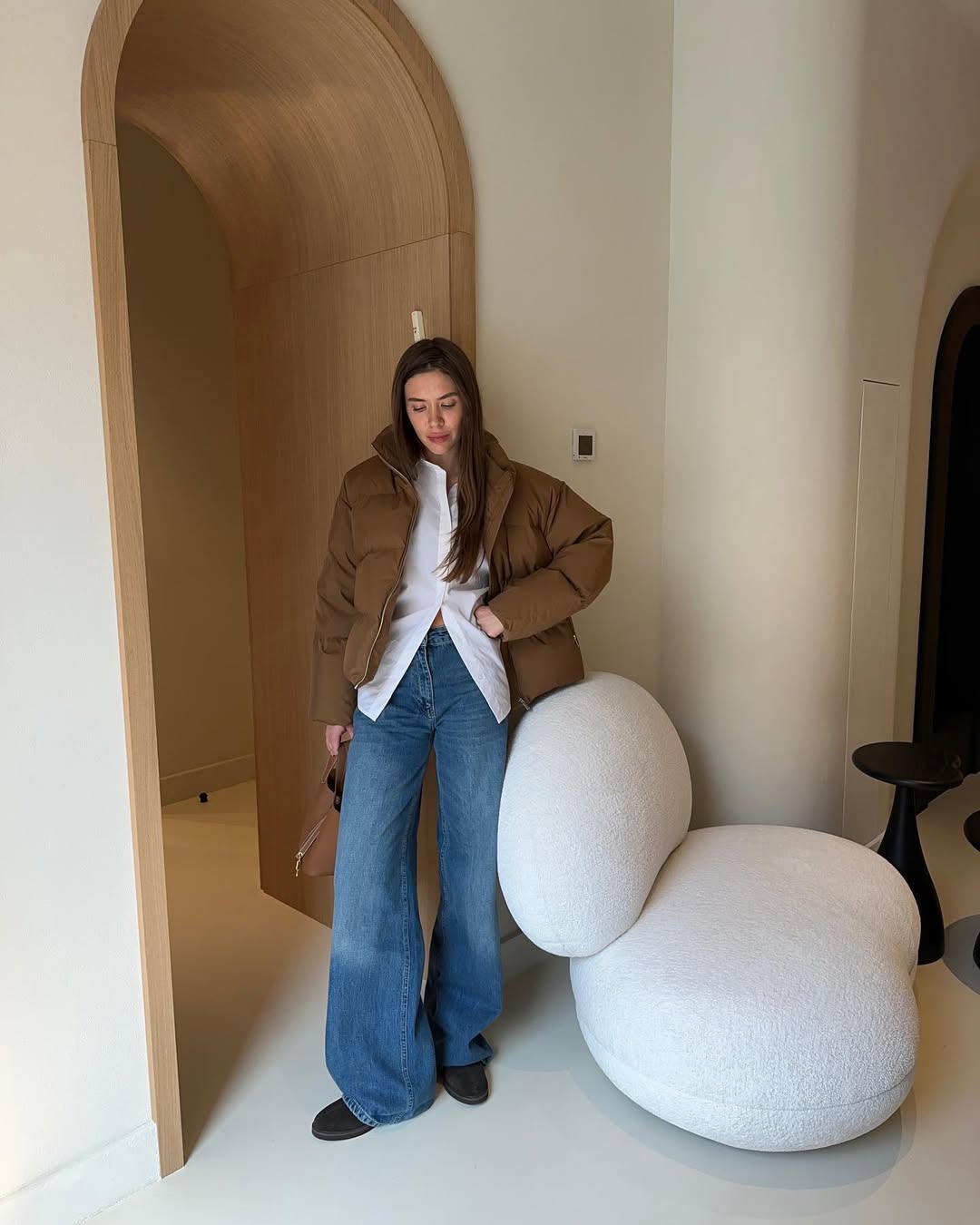 Как выглядит ретро-фасон джинсов, который вновь стал популярным среди модниц