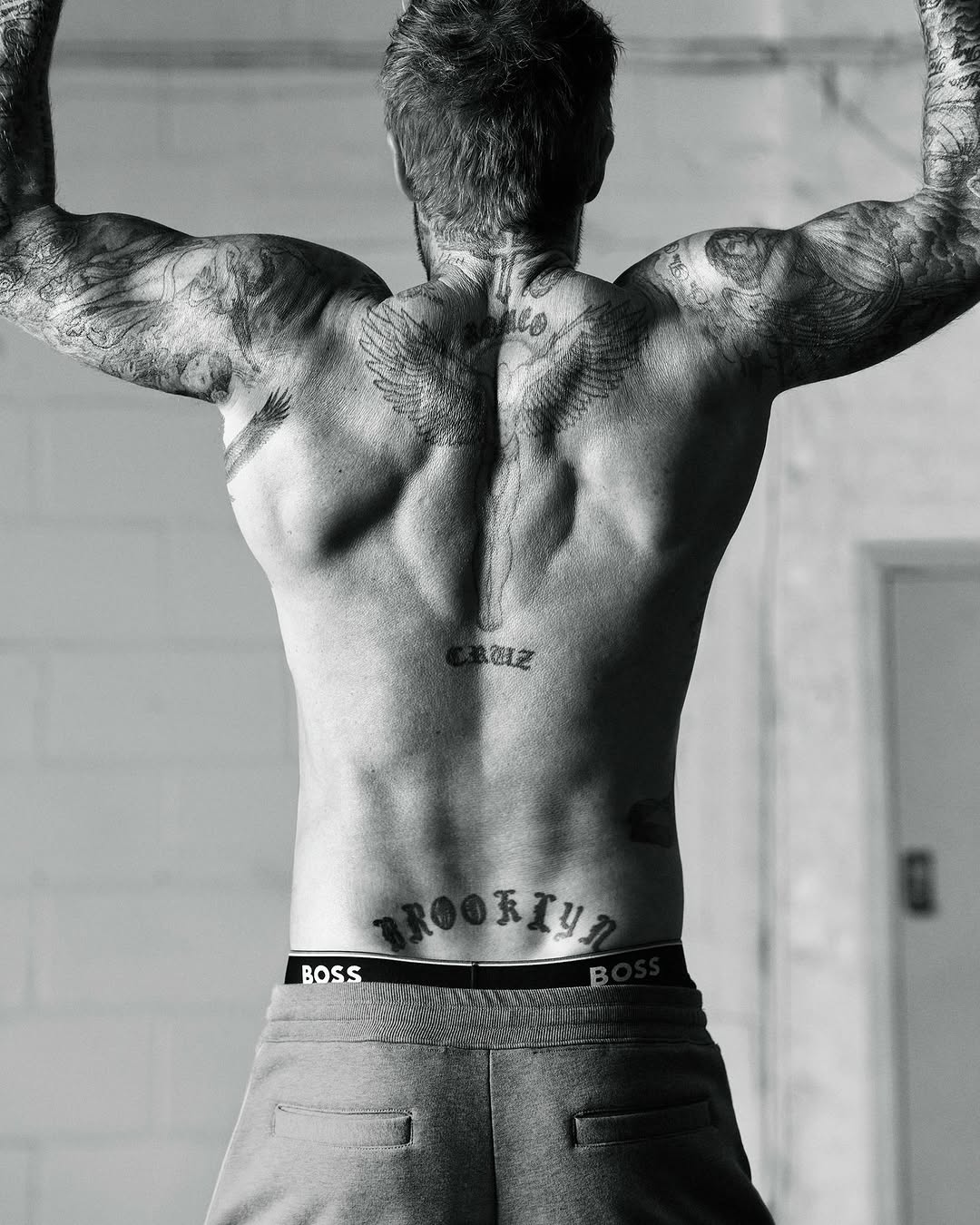 49-летний Дэвид Бекхэм блеснул идеальным прессом в новой фотосессии