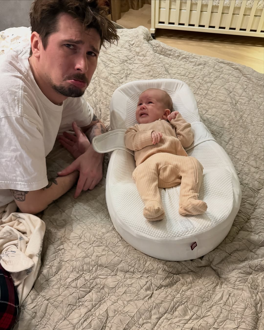 Жена Позитива умилила новыми фото с маленькой дочкой, которую называют копией папы