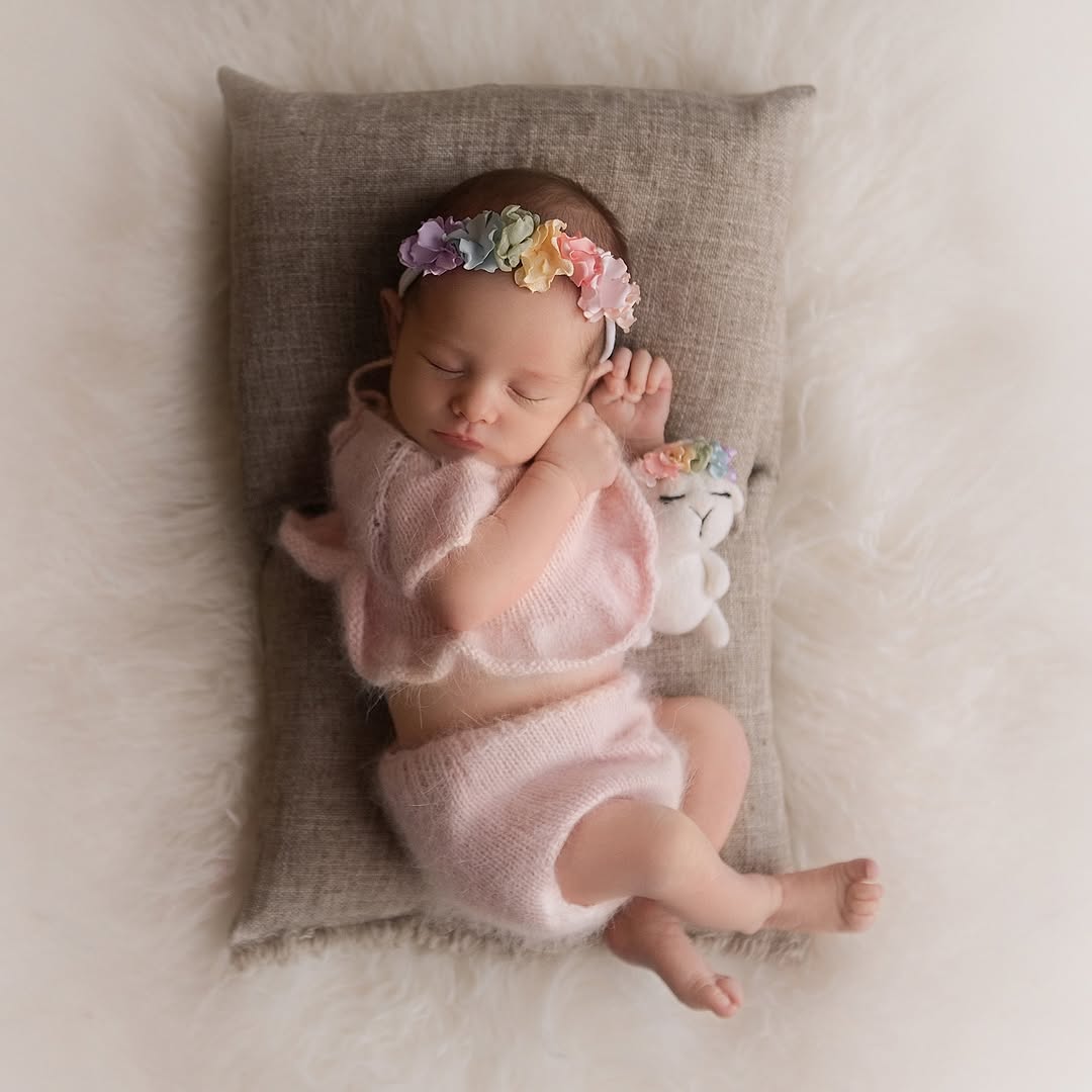 Жена Позитива умилила новыми фото с маленькой дочкой, которую называют копией папы