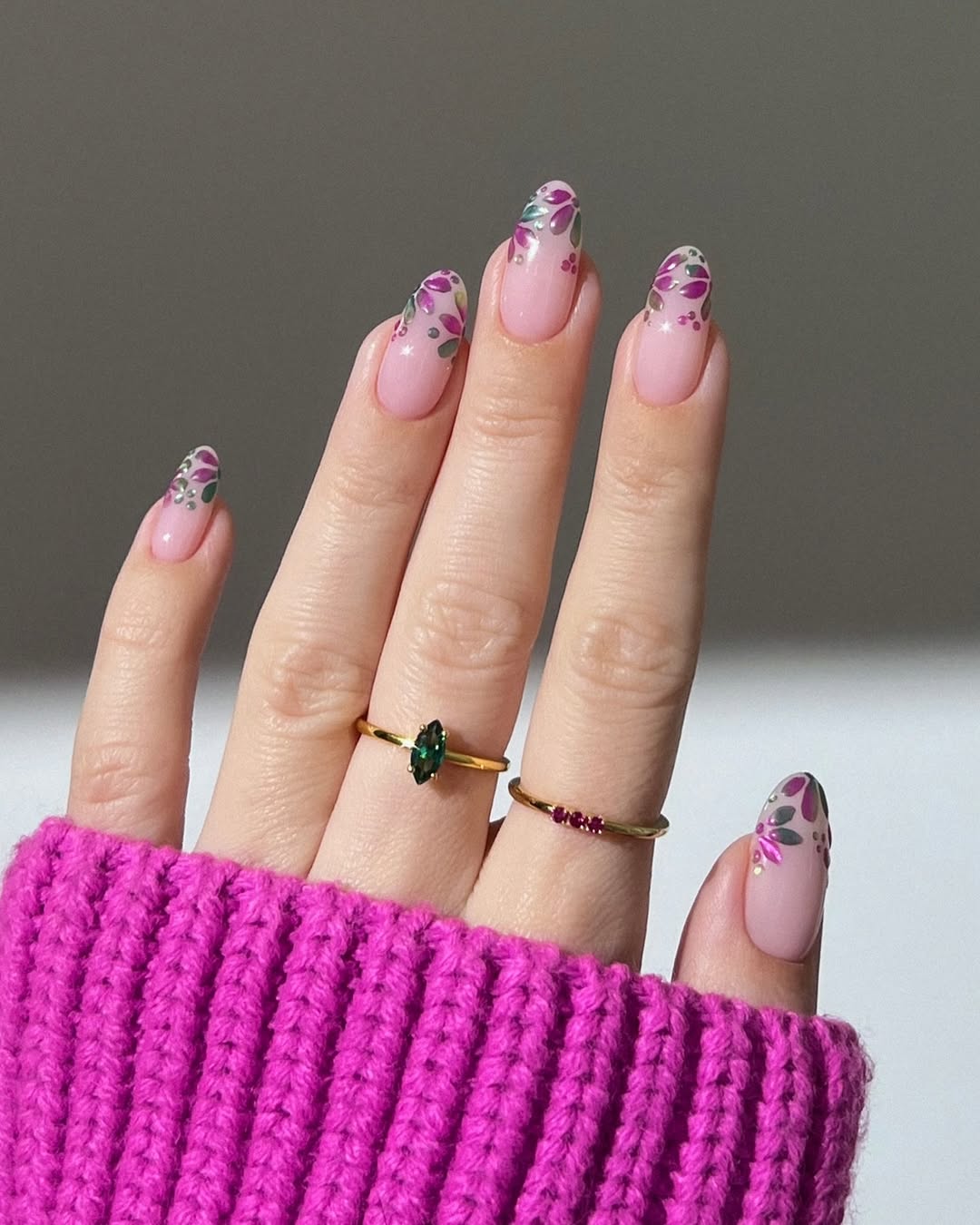 Як виглядає весняний тренд манікюру, який одразу ж піднімає настрій (фото)