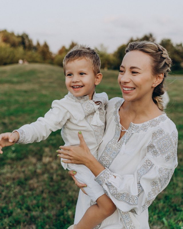 "Очень сильная истерика и испуг": жена Виктора Павлика рассказала о травме сына во время обследования