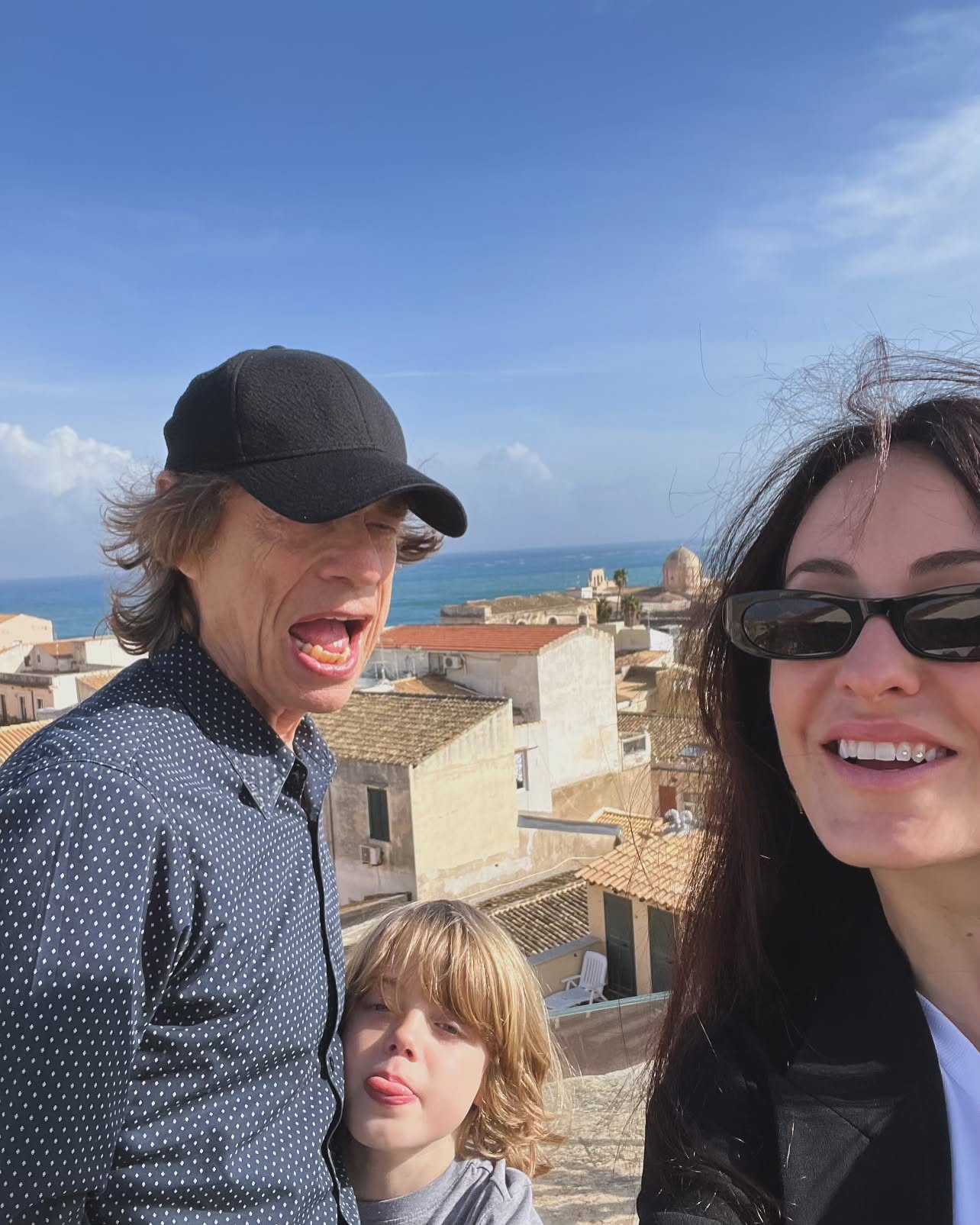 От восьми и больше: топ-5 звезд с наибольшим количеством детей