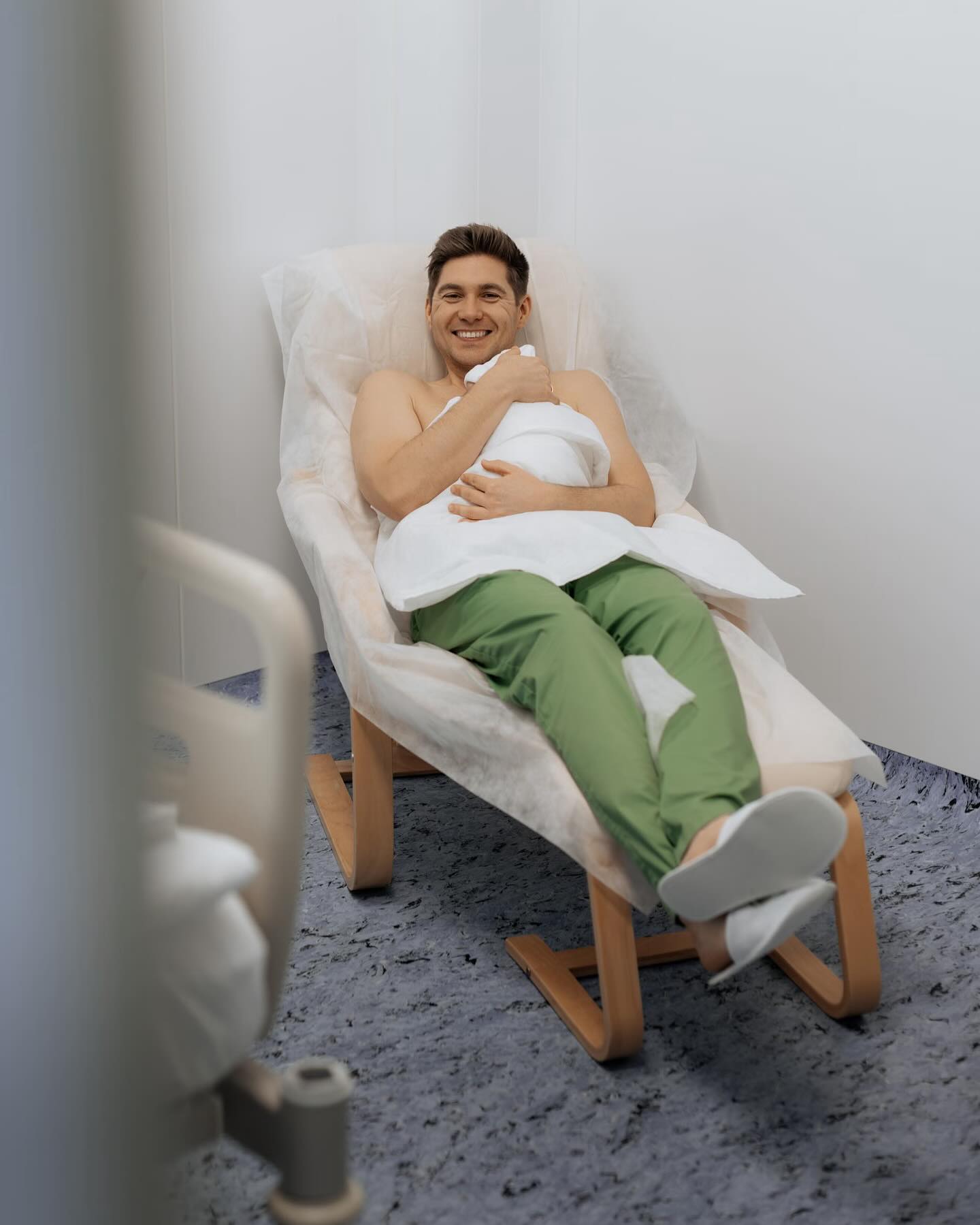 Остапчуки вперше показали новонародженого сина: зворушливі кадри з пологового будинку