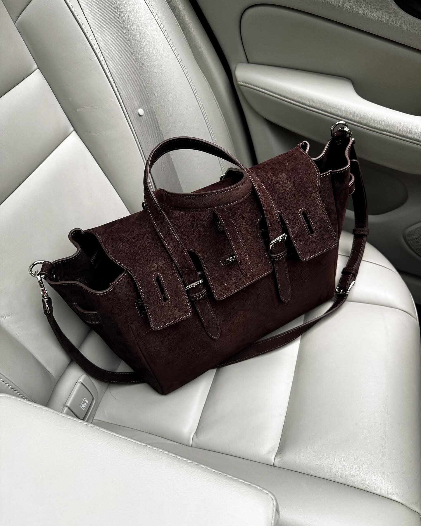 5 трендів, що набирають популярність: наймодніші аксесуари, взуття та одяг сезону