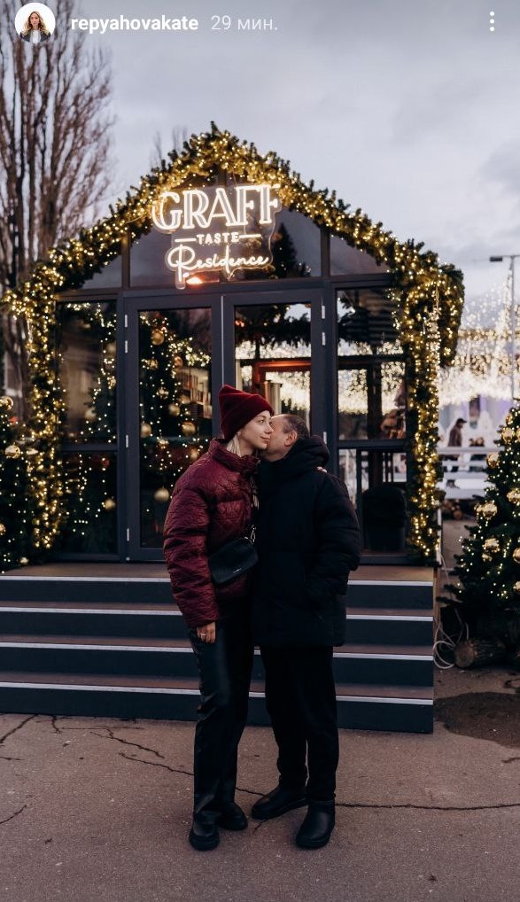 Яку куртку вважають наймоднішою у 2025 році: дружина Віктора Павліка обирає тренди