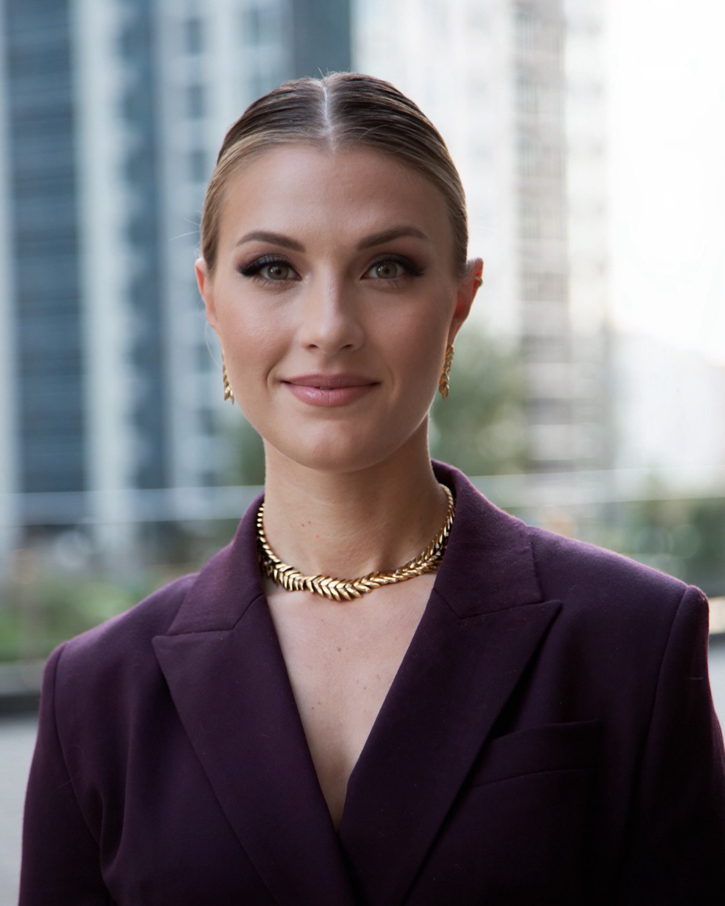 Ольга Харлан засветилась в костюме самого трендового оттенка осени (фото)