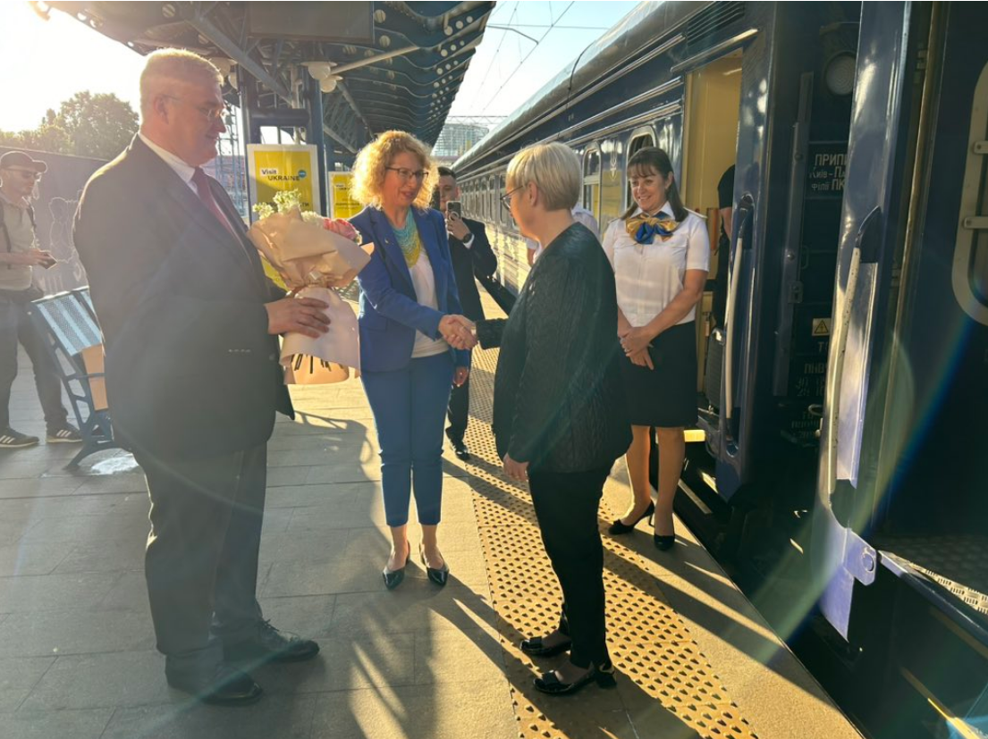 Президент Словенії у Києві: Україні та Росії доведеться сісти за стіл переговорів