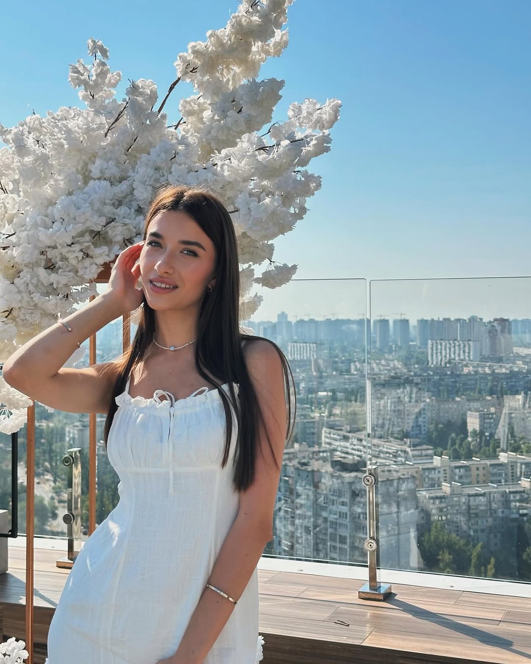 Звезда "Х-Фактора" Волканов засветился с возлюбленной, которую скрывал три года