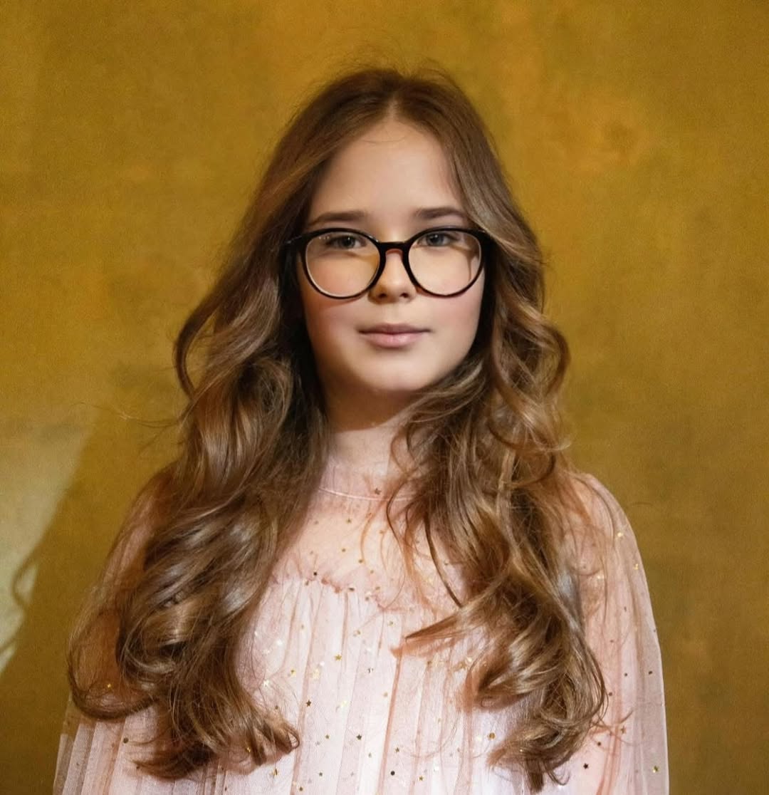 Елена Мозговая очаровала новыми фото дочери-красавицы, которую родила в 40 лет