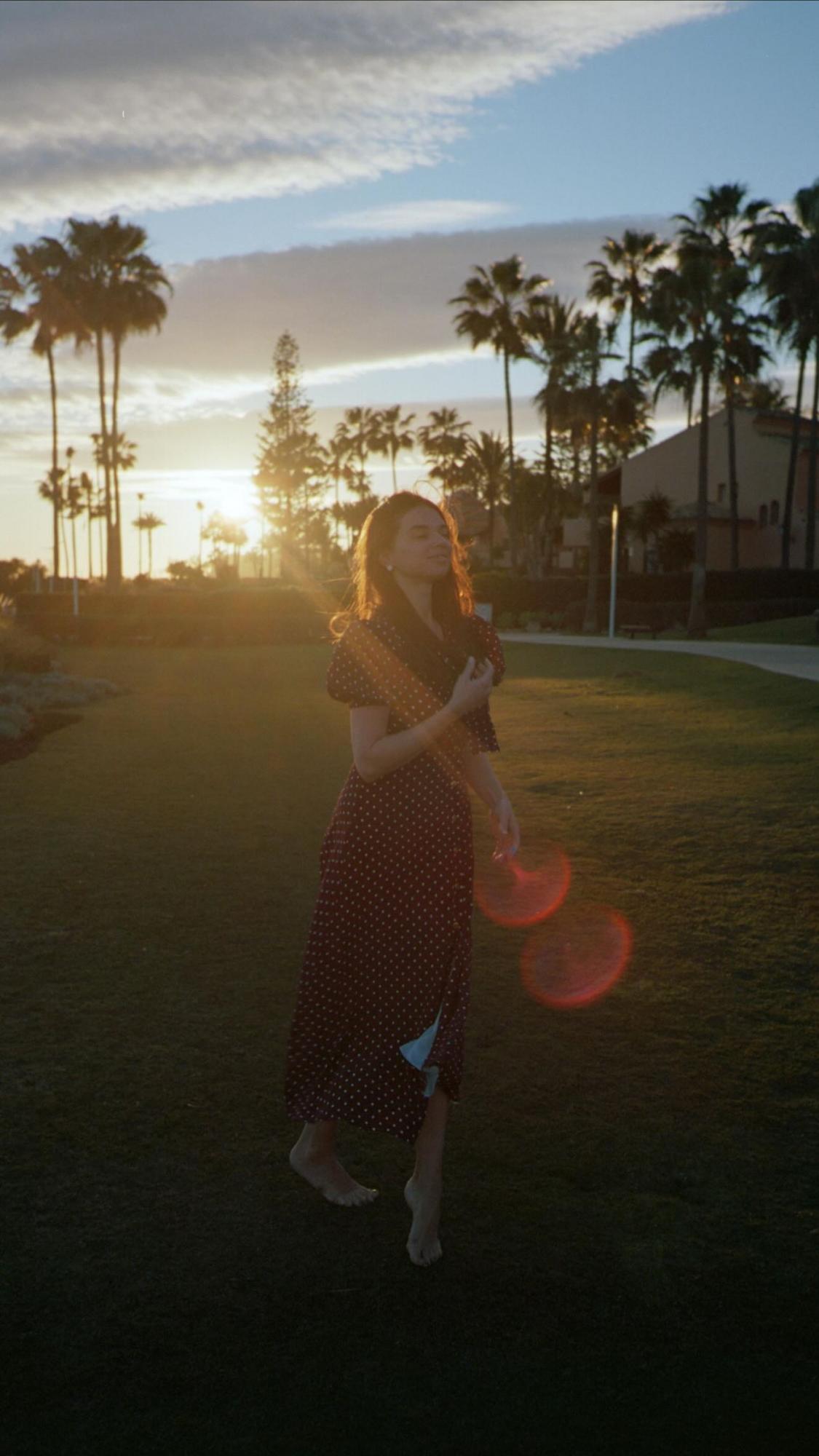 Стиль Мерилін Монро та Одрі Хепберн: дружина Усика показала сукню, яка стане хітом цієї весни