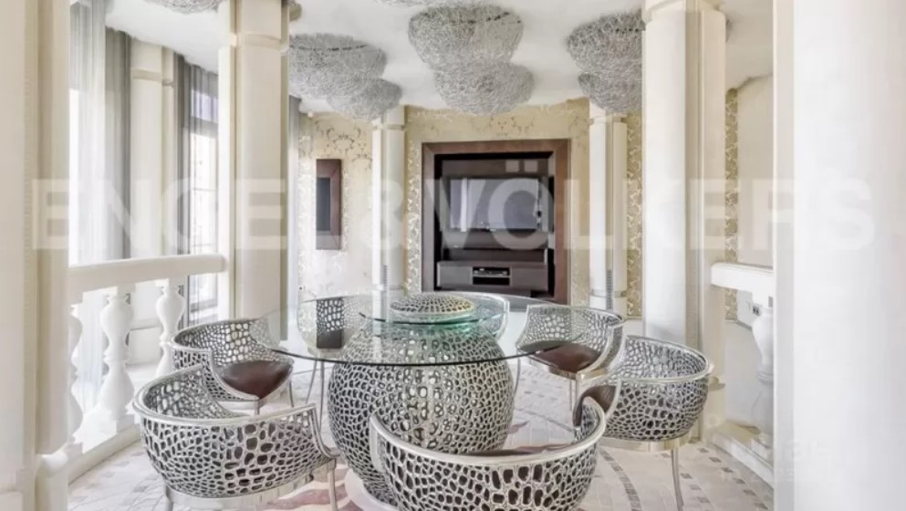 Слили фото 4-этажной квартиры "любовницы" Путина (фото)