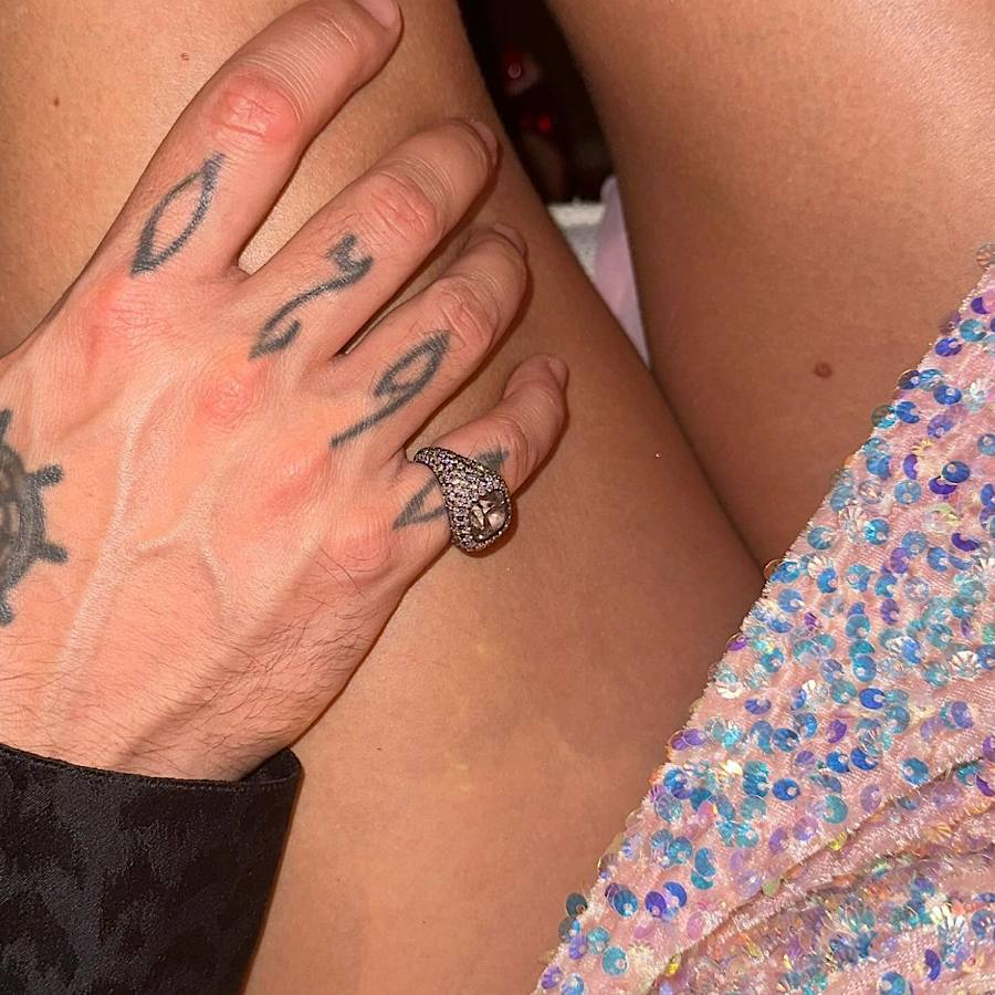 Хайди Клум засветилась в блестящих рождественских нарядах во время празднования (видео, фото)