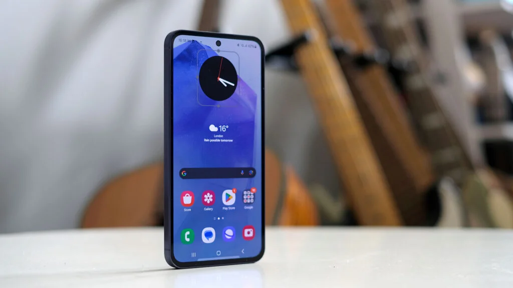 Ідеальний баланс ціни та якості. Топ-8 смартфонів середнього класу у 2024 році