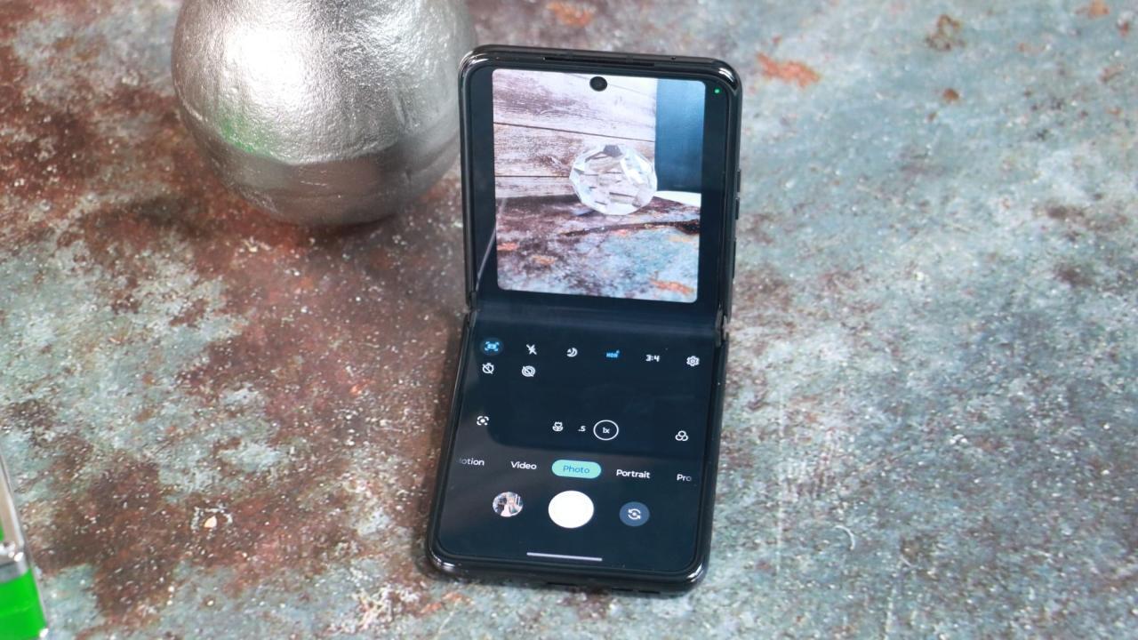 Найкращі смартфони зі складаним дисплеєм у 2024 році: характеристики та ціни