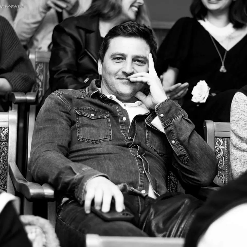 48-річний український актор засвітився з новою коханою, значно молодшою за нього (фото)