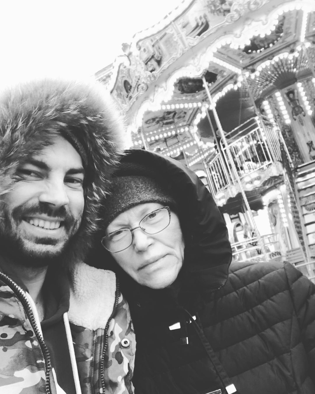 Бедняков растрогал архивным фото покойной мамы в ее день рождения: "Люблю тебя сильно"