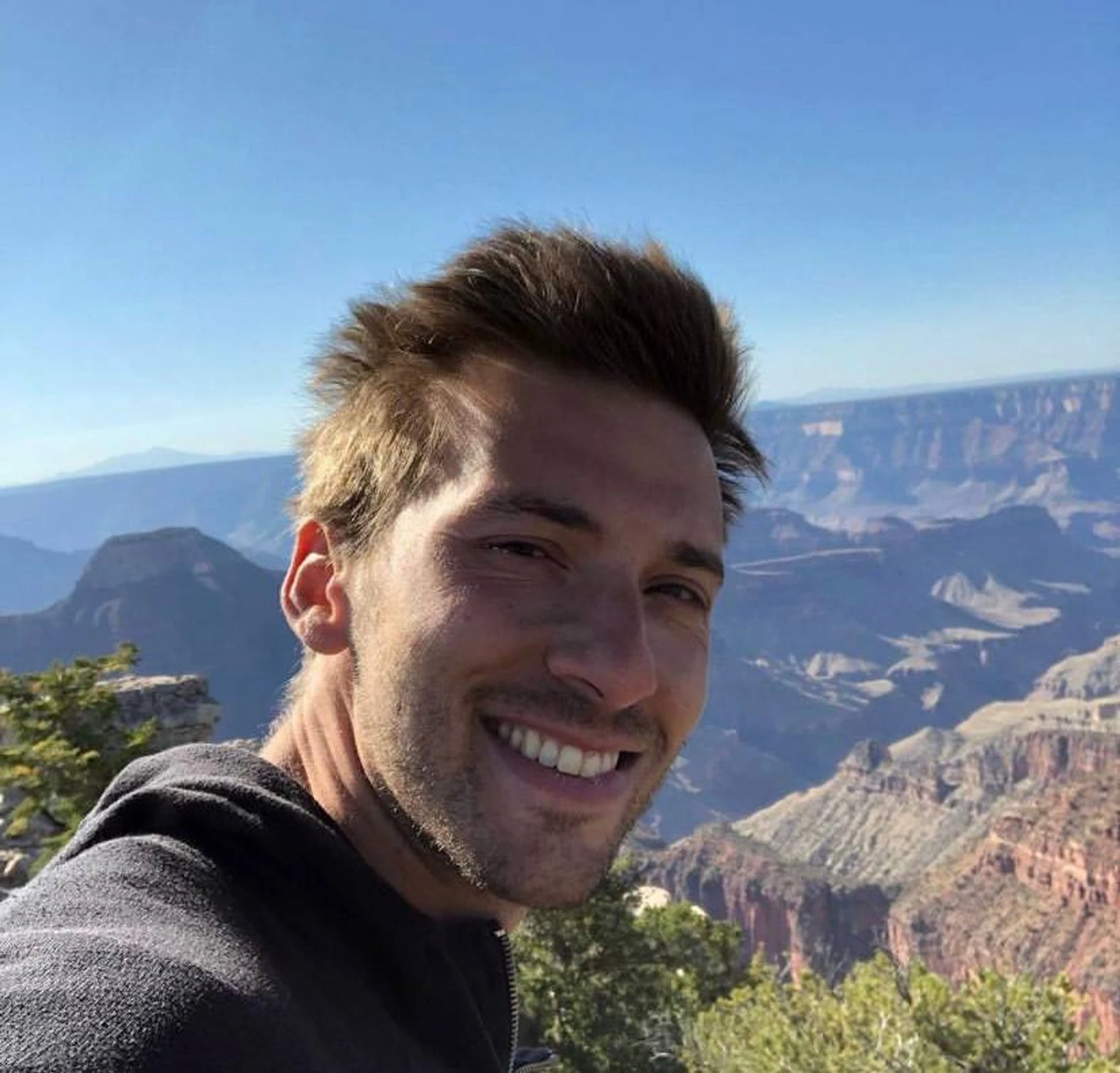 5 звезд, у которых есть сестра или брат близнец, но никто об этом не знает