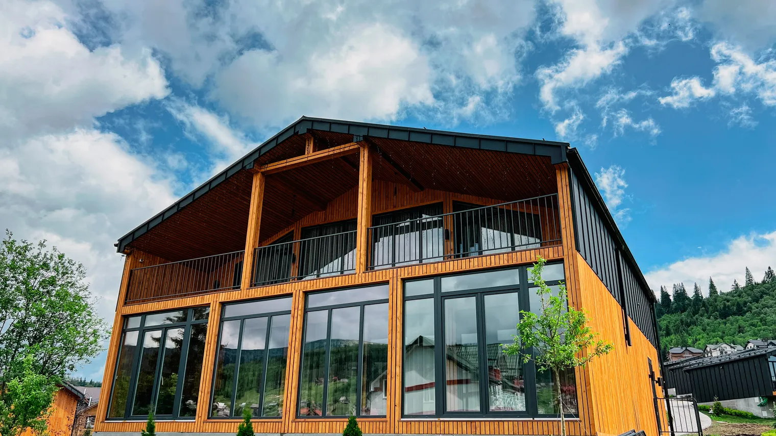 Весенние выходные в Карпатах: топ домов и коттеджей, где можно отдохнуть на природе