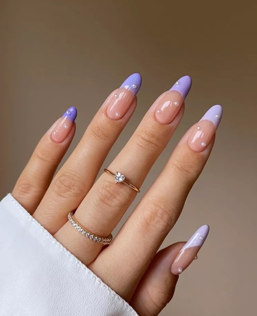 Трендовий манікюр на осінь: 7 ідей стильного "френча" з яскравими кінчиками