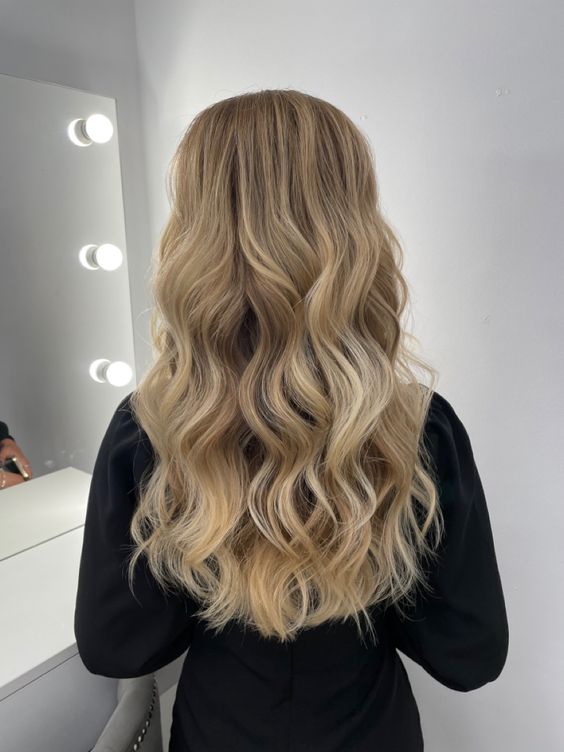 Какие вечерние прически сейчас в тренде