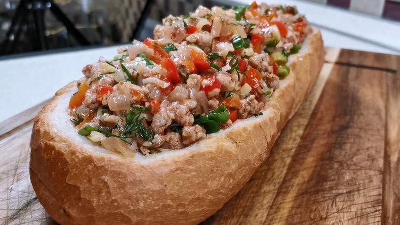 Без теста и всего за 20 минут: как приготовить вкусный пирог с мясом