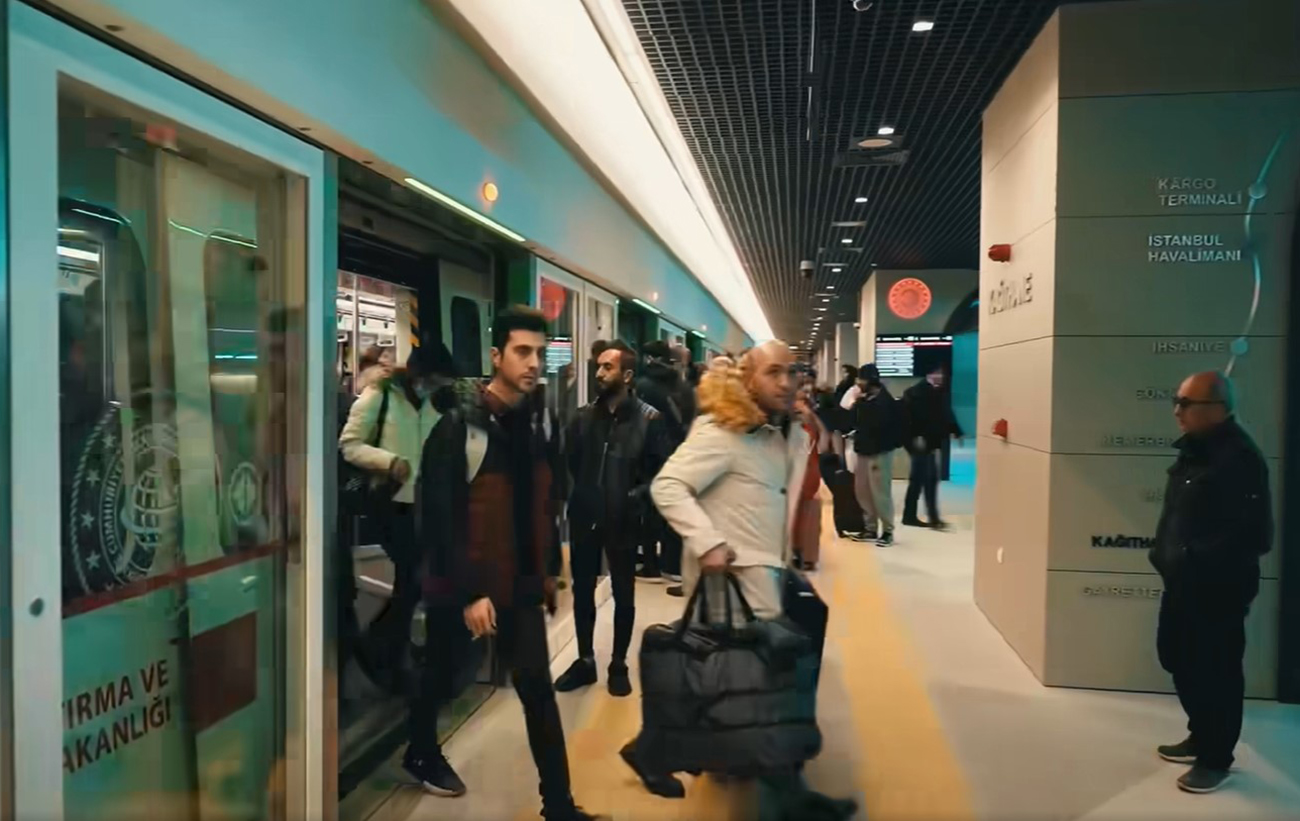 24 хвилини з центру міста. До головного аеропорту Стамбула провели швидкісне метро