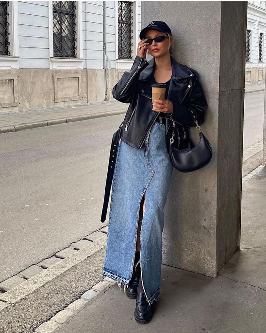 Стилістка показала наймоднішу спідницю 2023: як носити тренд року