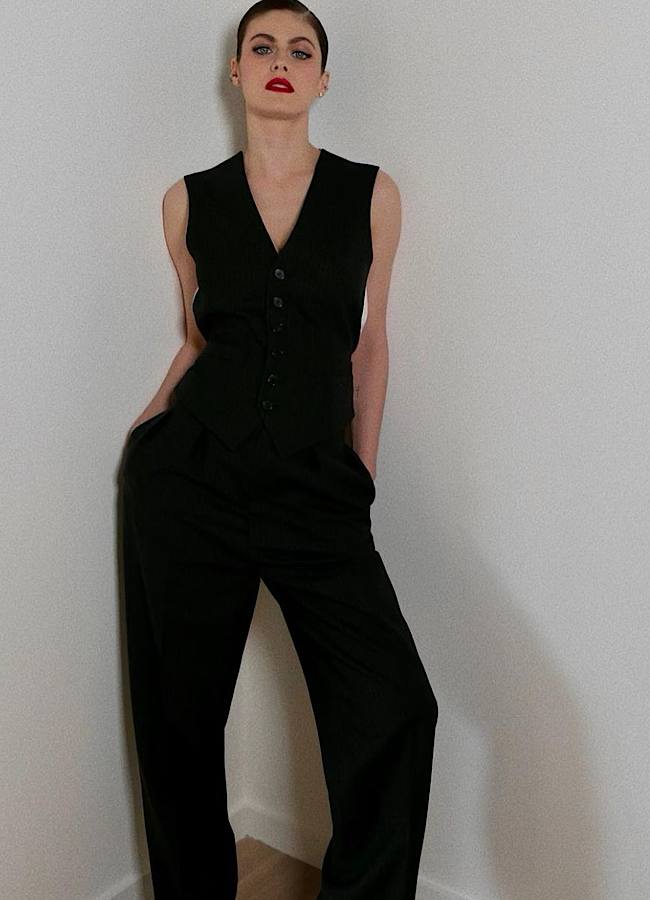 8 очень стильных образов "спасительницы Малибу" Александры Даддарио, поддерживающей Украину