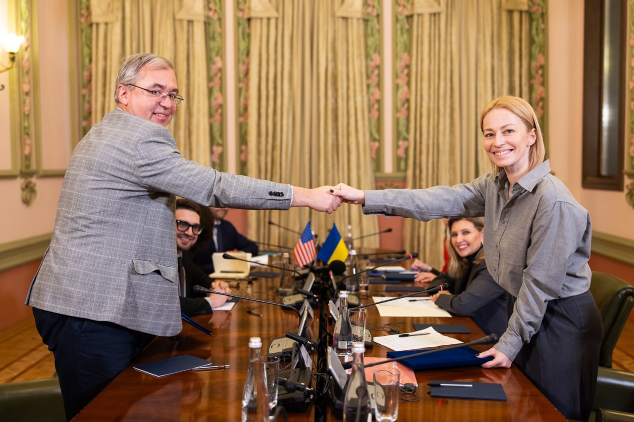 Олена Зеленська у стриманому образі заговорила про стійкість українських дітей (фото)