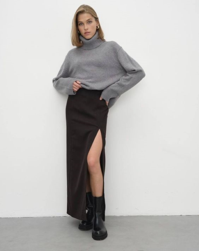 Стилістка пояснила, як можна носити спідницю-олівець (фото)