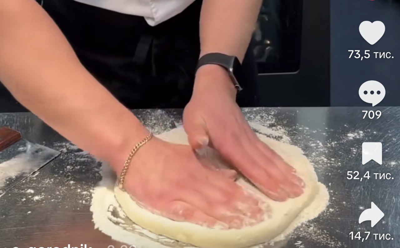 Як в ресторані та з "правильними" бортиками: рецепт домашньої піци від українського шеф-кухаря