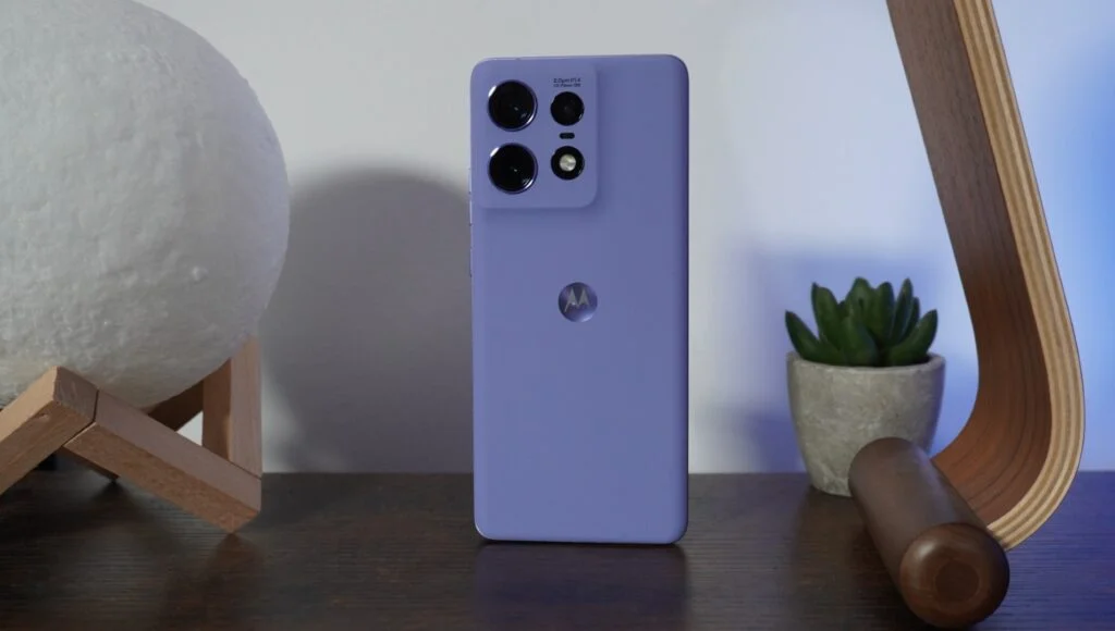 Ідеальний баланс ціни та якості. Топ-8 смартфонів середнього класу у 2024 році