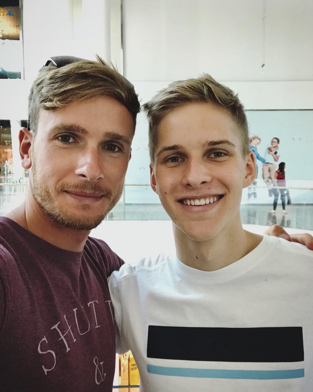 Спортсмен-серфингист: как выглядит родной брат Кати Осадчей (фото)