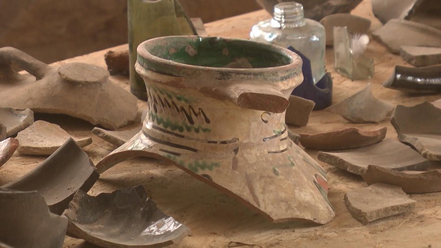 Археологи у старовинному замку знайшли унікальні артефакти часів Київської Русі (фото і відео)