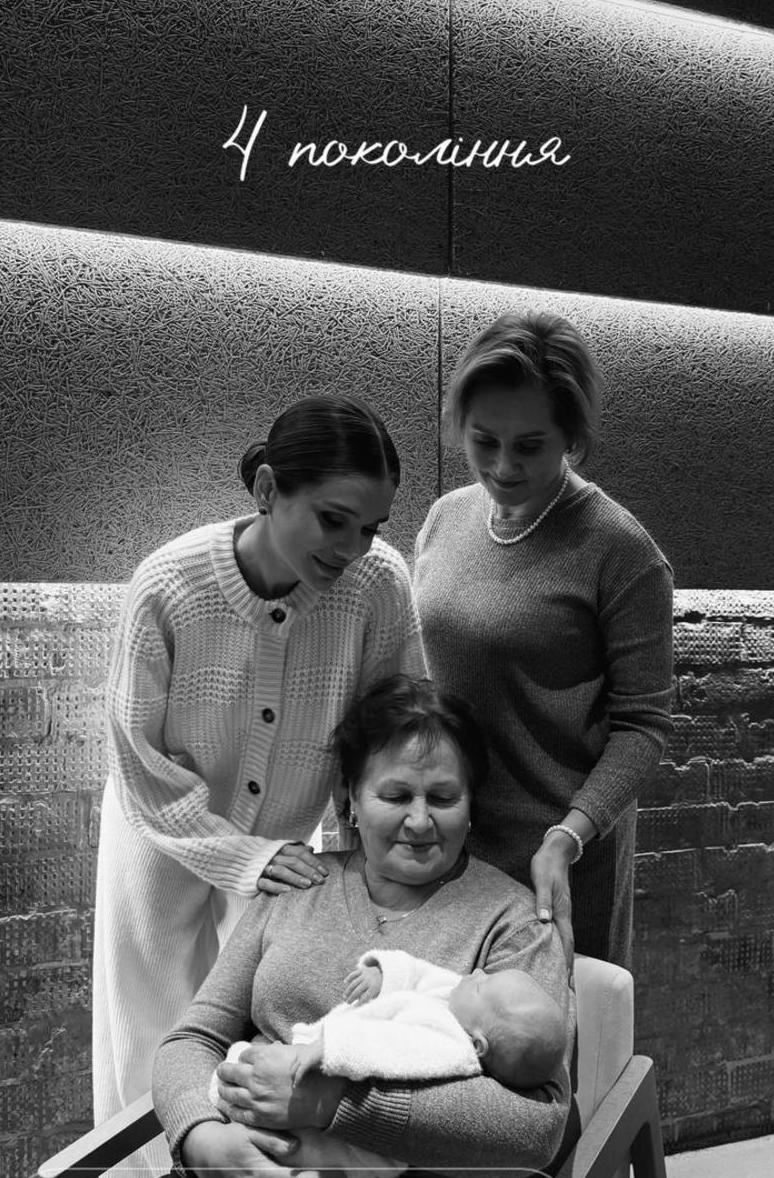 Блогерка-мільйонниця Саша Бо похрестила донечку: зворушливі фото таїнства