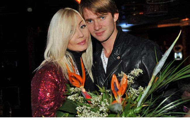 Звичка одружуватися: 5 українських зірок, які були у шлюбі три чи більше разів