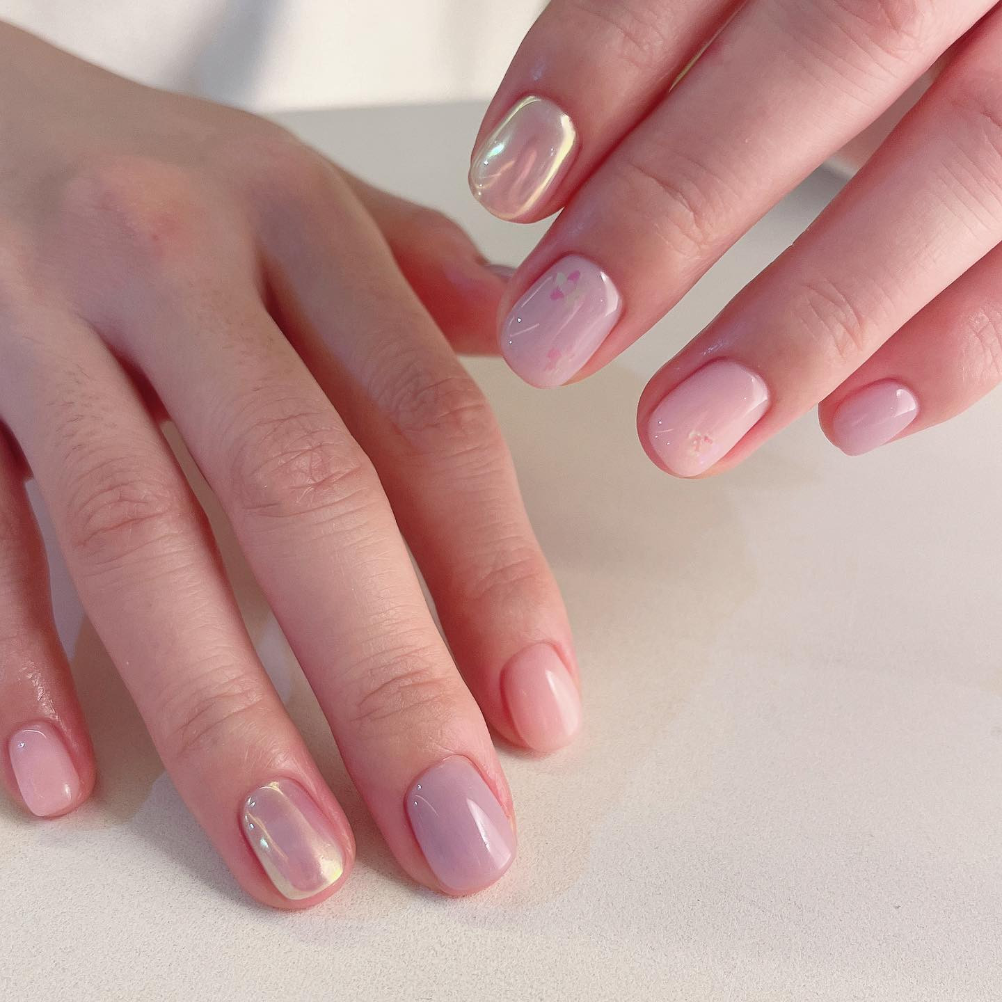 Ніхто й не помітить: дизайни манікюру, де не видно, що він відріс