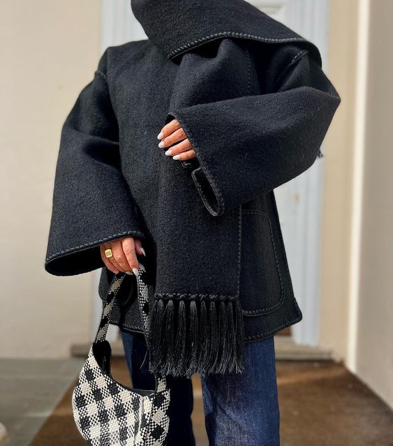 Найзатишніший тренд цієї зими: такого пальто ви ще не бачили