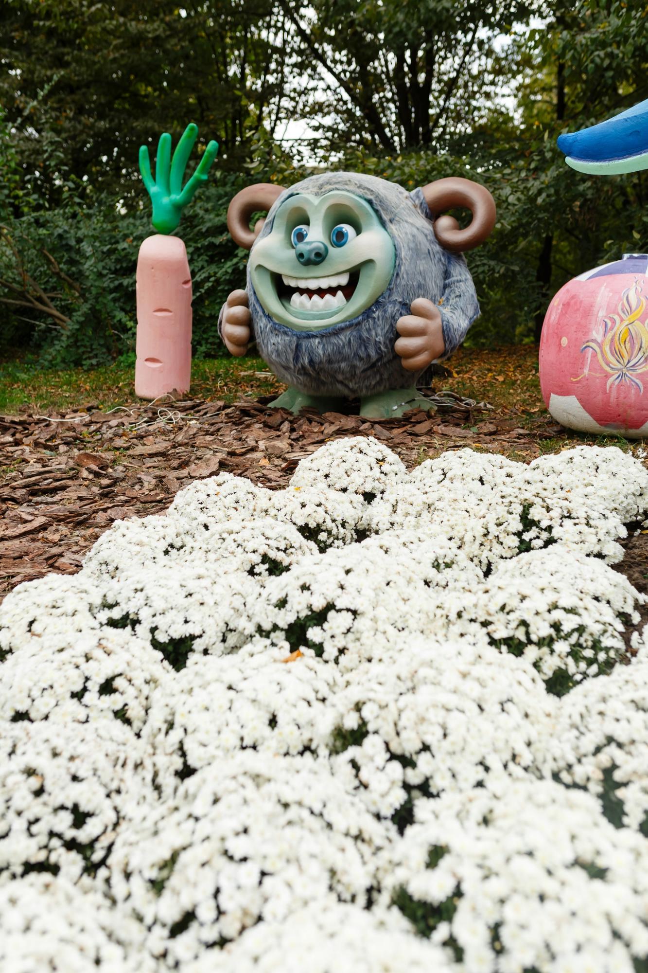 В Киеве открылась выставка хризантем для детей и взрослых: впечатляющие фото