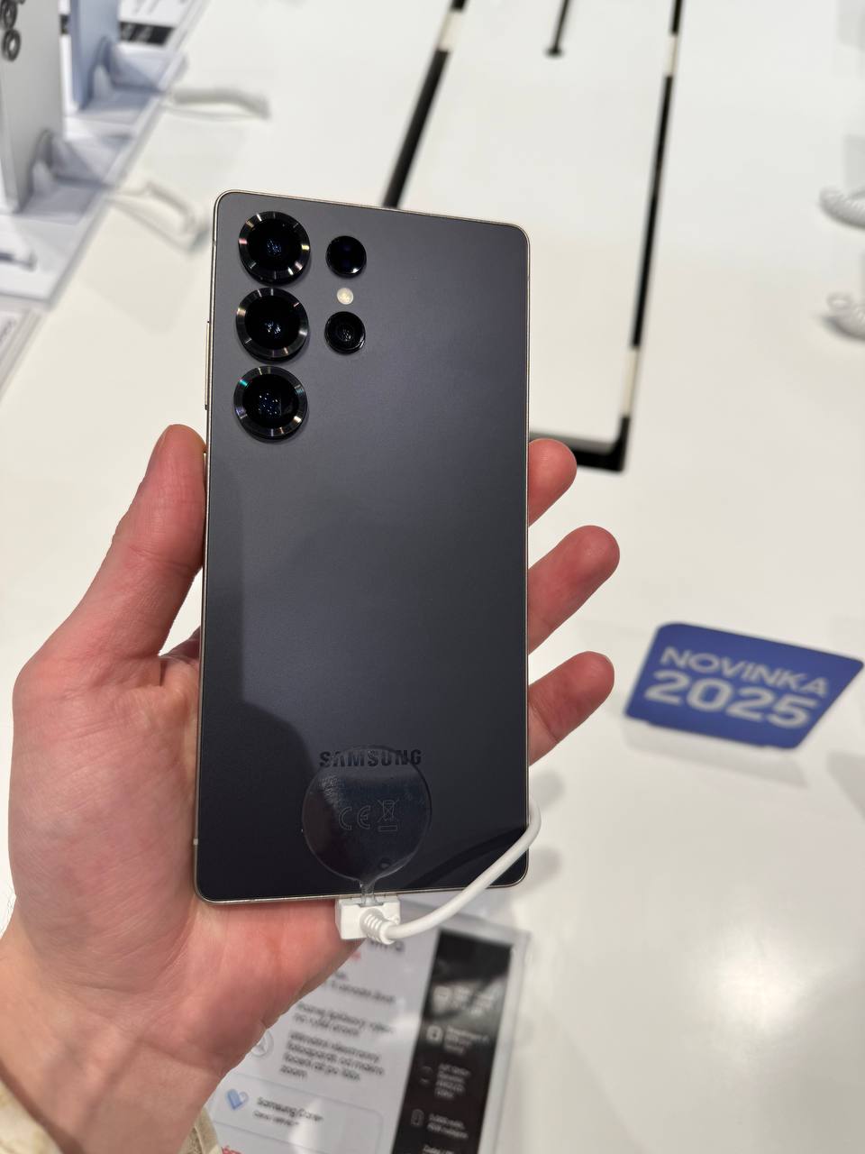 Galaxy S25: Samsung официально представила 3 флагмана нового поколения