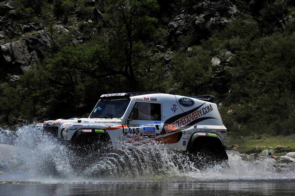 Британский автопроизводитель Defender возвращается в "Дакар"