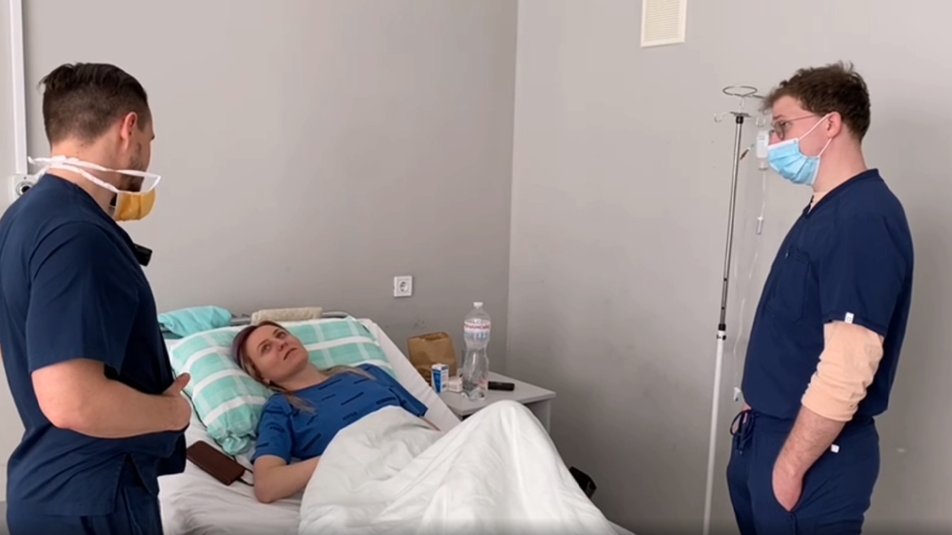 "Радуюсь, когда пациенты делают свои первые шаги": медбрат из США приехал спасать пострадавших украинцев
