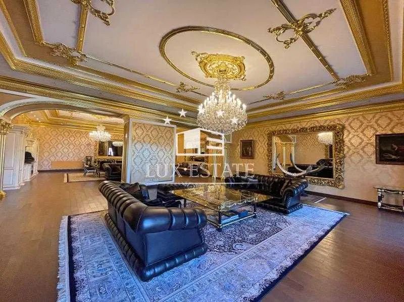 В Киеве продают квартиру "для любителей роскоши": сумма шокирует