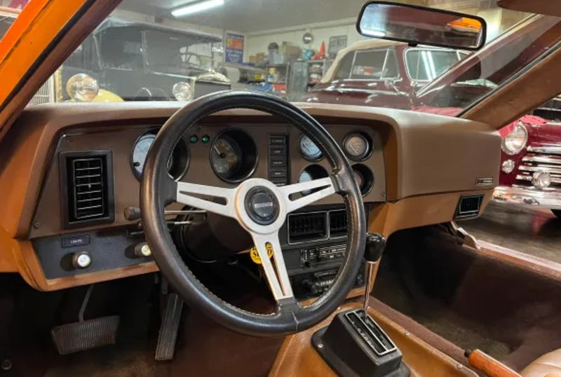 Незвичайний раритет: на продаж виставили рідкісний спорткар 70-х (фото)