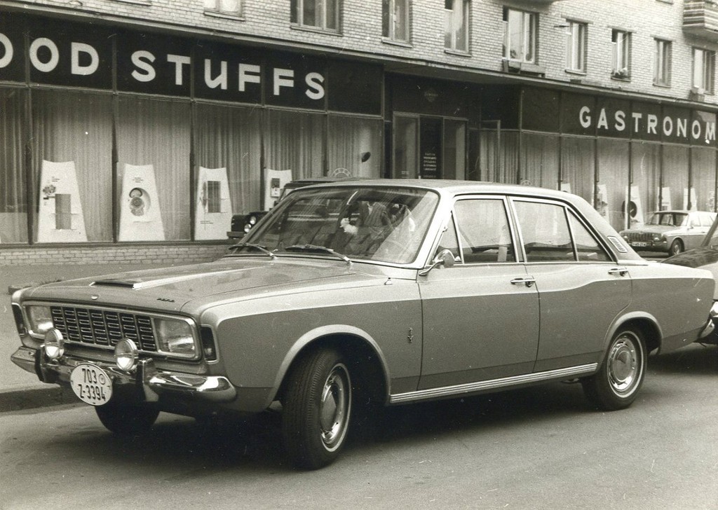 Назад в СРСР: у Росії знову відкриють "Берізки" для обраних